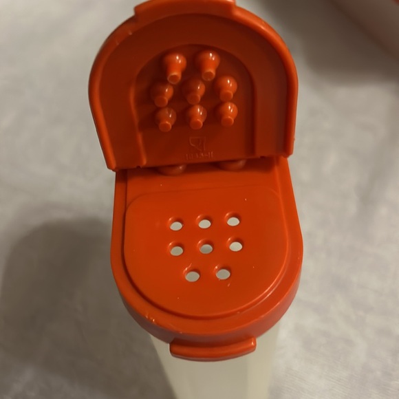 Tupperware - Picture 11 of 12